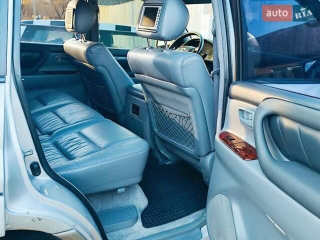 Серый Тойота Ленд Крузер, объемом двигателя 4.7 л и пробегом 310 тыс. км за 10500 $, фото 7 на Automoto.ua