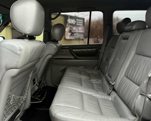 Серый Тойота Ленд Крузер, объемом двигателя 4.7 л и пробегом 421 тыс. км за 11650 $, фото 30 на Automoto.ua