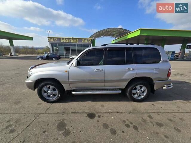 Серый Тойота Ленд Крузер, объемом двигателя 4.7 л и пробегом 402 тыс. км за 12500 $, фото 9 на Automoto.ua