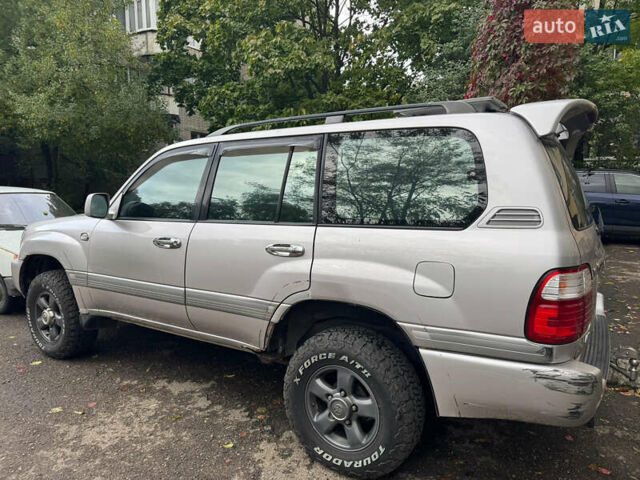 Серый Тойота Ленд Крузер, объемом двигателя 4.7 л и пробегом 419 тыс. км за 10500 $, фото 1 на Automoto.ua