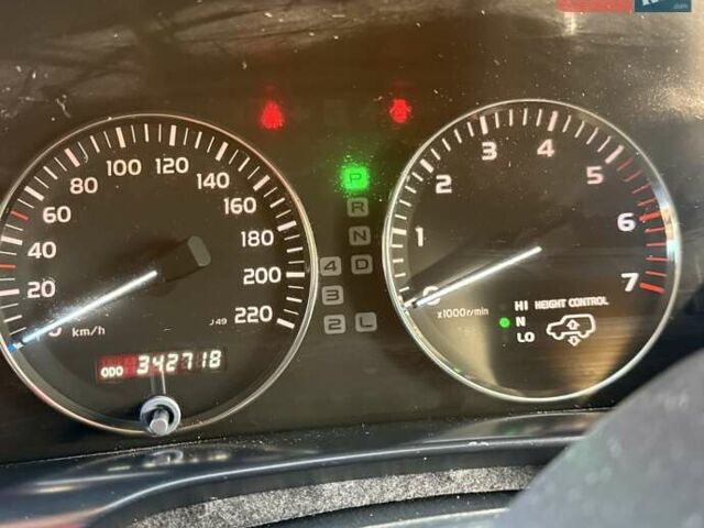 Серый Тойота Ленд Крузер, объемом двигателя 4.66 л и пробегом 342 тыс. км за 15500 $, фото 14 на Automoto.ua