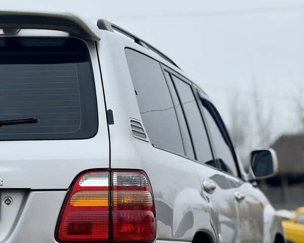 Серый Тойота Ленд Крузер, объемом двигателя 4.7 л и пробегом 421 тыс. км за 11650 $, фото 14 на Automoto.ua