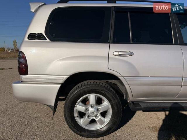 Серый Тойота Ленд Крузер, объемом двигателя 4.66 л и пробегом 342 тыс. км за 15500 $, фото 26 на Automoto.ua