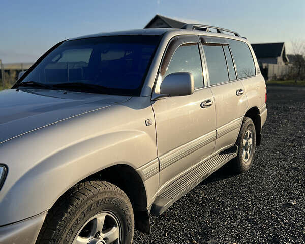 Сірий Тойота Ленд Крузер, об'ємом двигуна 4.66 л та пробігом 248 тис. км за 13099 $, фото 1 на Automoto.ua