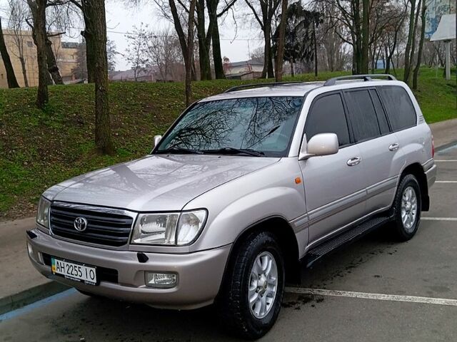 Серый Тойота Ленд Крузер, объемом двигателя 4.7 л и пробегом 291 тыс. км за 16199 $, фото 1 на Automoto.ua