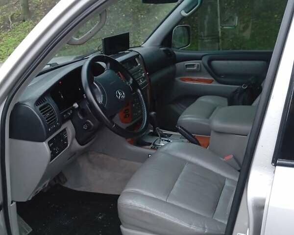 Сірий Тойота Ленд Крузер, об'ємом двигуна 4.7 л та пробігом 291 тис. км за 16199 $, фото 6 на Automoto.ua