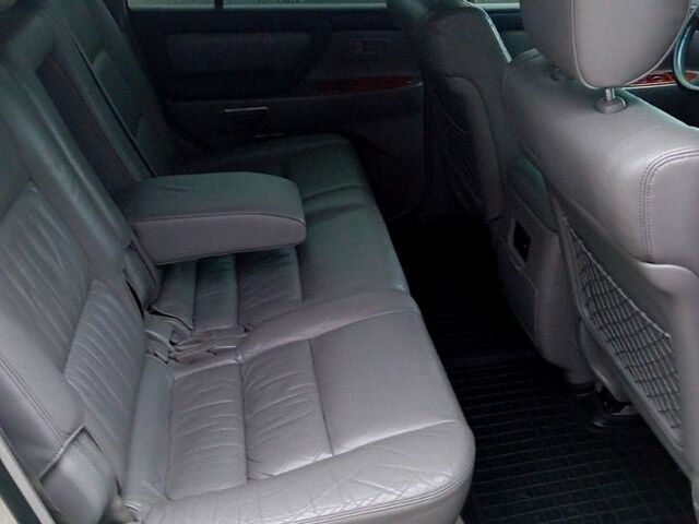 Серый Тойота Ленд Крузер, объемом двигателя 4.7 л и пробегом 291 тыс. км за 16199 $, фото 7 на Automoto.ua