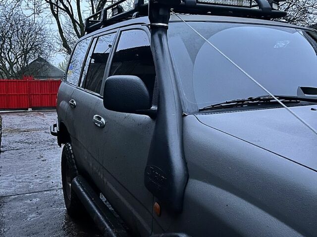 Серый Тойота Ленд Крузер, объемом двигателя 4.2 л и пробегом 0 тыс. км за 25000 $, фото 3 на Automoto.ua