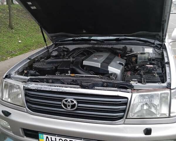 Сірий Тойота Ленд Крузер, об'ємом двигуна 4.7 л та пробігом 291 тис. км за 16199 $, фото 13 на Automoto.ua