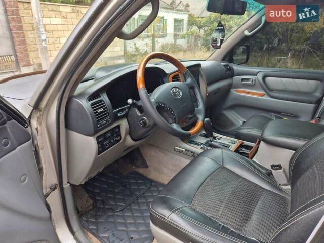 Серый Тойота Ленд Крузер, объемом двигателя 4.2 л и пробегом 453 тыс. км за 16500 $, фото 12 на Automoto.ua