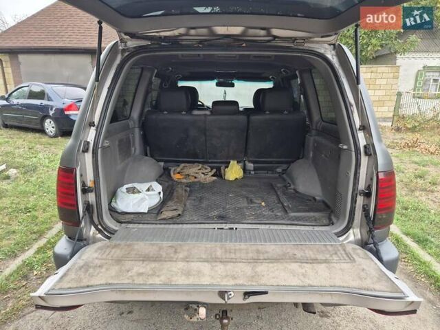 Серый Тойота Ленд Крузер, объемом двигателя 4.2 л и пробегом 453 тыс. км за 16500 $, фото 25 на Automoto.ua