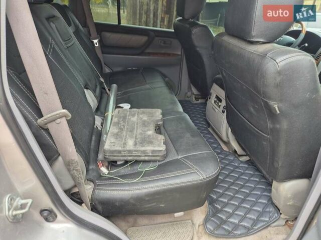 Серый Тойота Ленд Крузер, объемом двигателя 4.2 л и пробегом 453 тыс. км за 16500 $, фото 23 на Automoto.ua