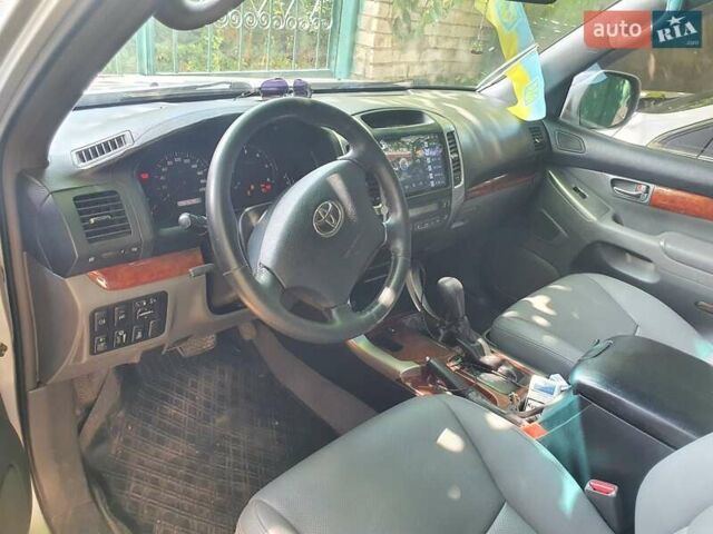 Серый Тойота Ленд Крузер, объемом двигателя 2.98 л и пробегом 327 тыс. км за 11500 $, фото 1 на Automoto.ua