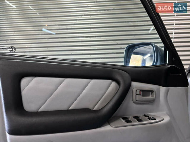 Серый Тойота Ленд Крузер, объемом двигателя 4.16 л и пробегом 20 тыс. км за 59700 $, фото 15 на Automoto.ua