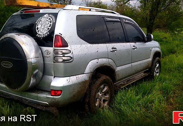 Серый Тойота Ленд Крузер, объемом двигателя 3 л и пробегом 320 тыс. км за 13000 $, фото 1 на Automoto.ua