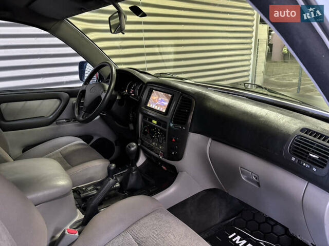 Серый Тойота Ленд Крузер, объемом двигателя 4.16 л и пробегом 20 тыс. км за 59700 $, фото 9 на Automoto.ua