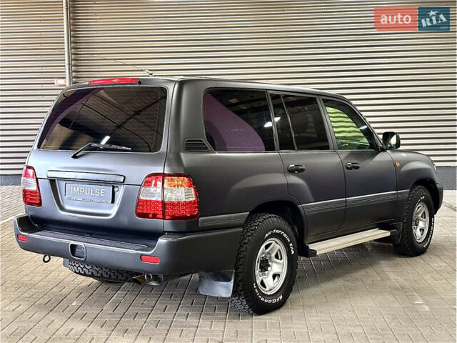 Серый Тойота Ленд Крузер, объемом двигателя 4.16 л и пробегом 20 тыс. км за 59700 $, фото 2 на Automoto.ua