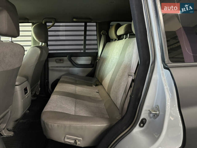 Серый Тойота Ленд Крузер, объемом двигателя 4.16 л и пробегом 20 тыс. км за 59700 $, фото 5 на Automoto.ua