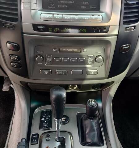 Сірий Тойота Ленд Крузер, об'ємом двигуна 4.2 л та пробігом 259 тис. км за 30000 $, фото 9 на Automoto.ua