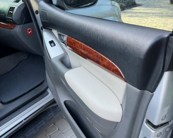 Серый Тойота Ленд Крузер, объемом двигателя 2.69 л и пробегом 311 тыс. км за 11500 $, фото 11 на Automoto.ua