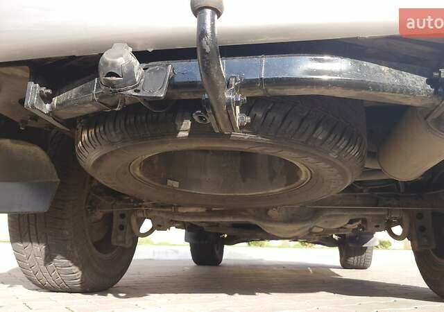 Сірий Тойота Ленд Крузер, об'ємом двигуна 4.2 л та пробігом 259 тис. км за 30000 $, фото 25 на Automoto.ua