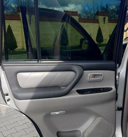 Сірий Тойота Ленд Крузер, об'ємом двигуна 4.2 л та пробігом 259 тис. км за 30000 $, фото 14 на Automoto.ua