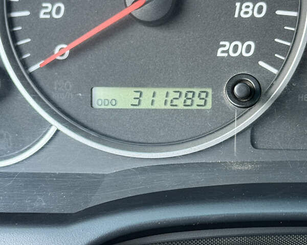 Серый Тойота Ленд Крузер, объемом двигателя 2.69 л и пробегом 311 тыс. км за 11500 $, фото 18 на Automoto.ua