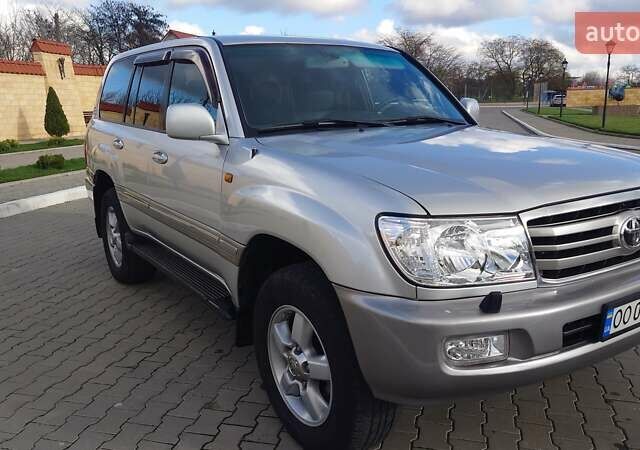 Сірий Тойота Ленд Крузер, об'ємом двигуна 4.2 л та пробігом 259 тис. км за 30000 $, фото 2 на Automoto.ua