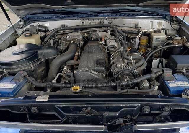 Сірий Тойота Ленд Крузер, об'ємом двигуна 4.2 л та пробігом 259 тис. км за 30000 $, фото 6 на Automoto.ua