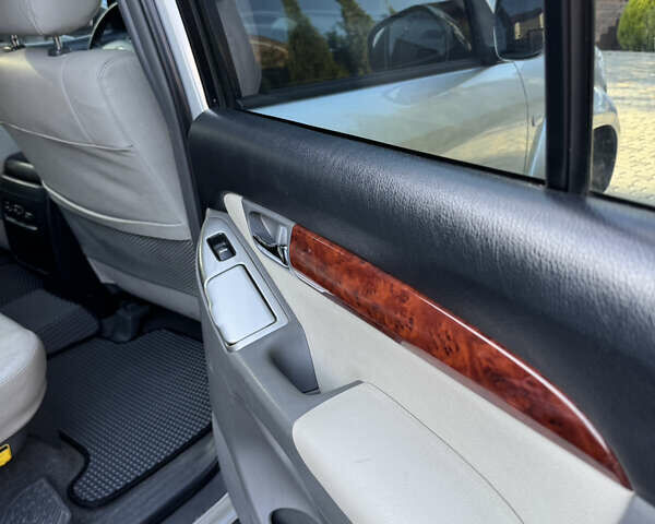 Серый Тойота Ленд Крузер, объемом двигателя 2.69 л и пробегом 311 тыс. км за 11500 $, фото 12 на Automoto.ua