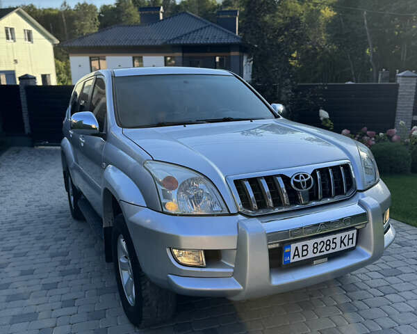 Серый Тойота Ленд Крузер, объемом двигателя 2.69 л и пробегом 311 тыс. км за 11500 $, фото 1 на Automoto.ua