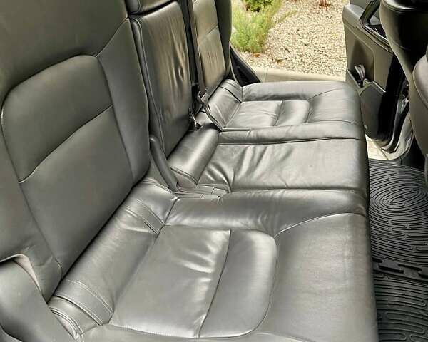 Серый Тойота Ленд Крузер, объемом двигателя 5.66 л и пробегом 275 тыс. км за 16999 $, фото 29 на Automoto.ua