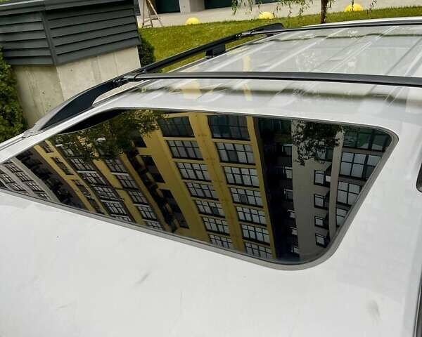 Серый Тойота Ленд Крузер, объемом двигателя 5.66 л и пробегом 275 тыс. км за 16999 $, фото 11 на Automoto.ua