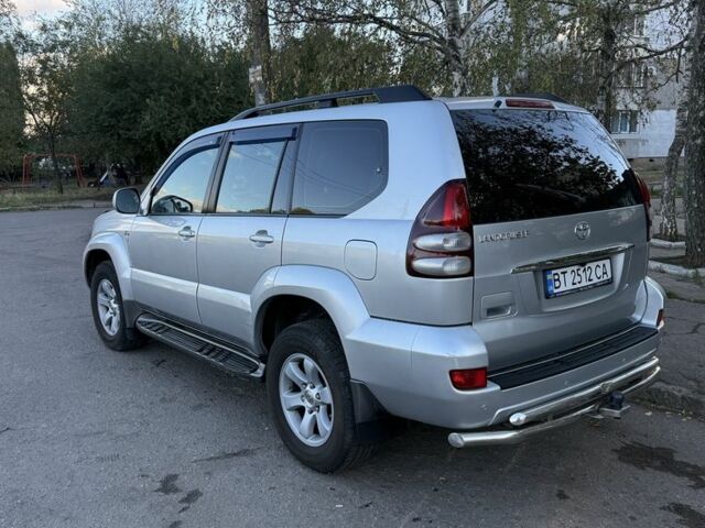 Серый Тойота Ленд Крузер, объемом двигателя 3 л и пробегом 274 тыс. км за 18300 $, фото 4 на Automoto.ua