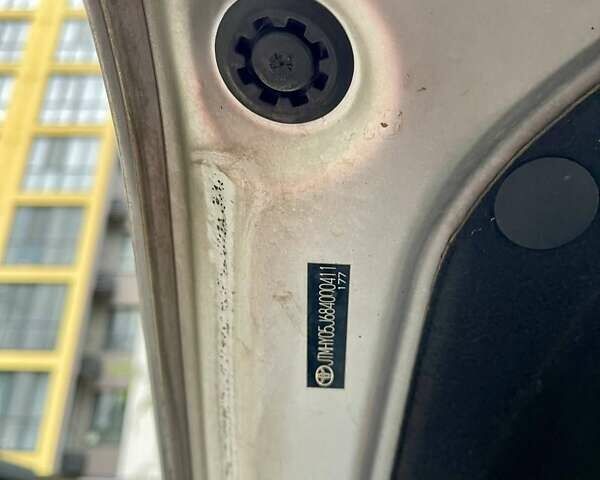 Серый Тойота Ленд Крузер, объемом двигателя 5.66 л и пробегом 275 тыс. км за 16999 $, фото 17 на Automoto.ua