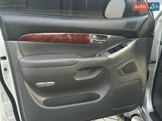 Сірий Тойота Ленд Крузер, об'ємом двигуна 3.96 л та пробігом 280 тис. км за 13900 $, фото 37 на Automoto.ua