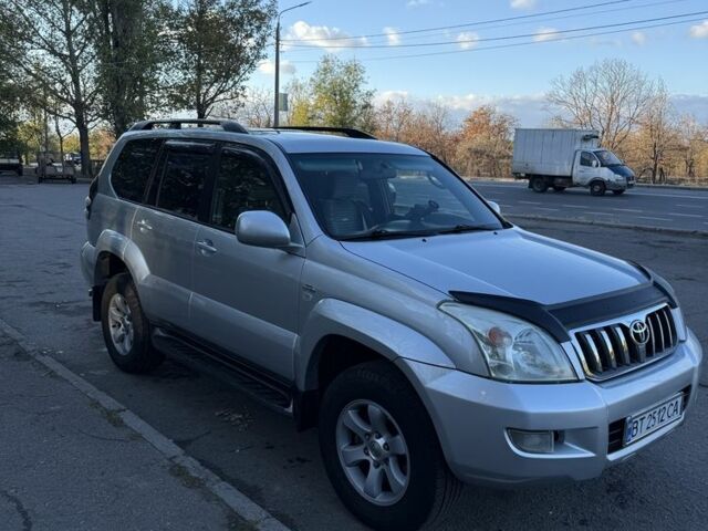 Серый Тойота Ленд Крузер, объемом двигателя 3 л и пробегом 274 тыс. км за 18300 $, фото 1 на Automoto.ua