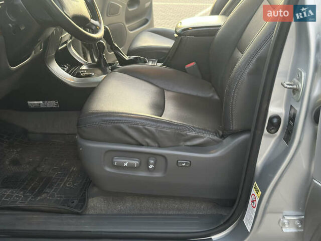 Сірий Тойота Ленд Крузер, об'ємом двигуна 3.96 л та пробігом 280 тис. км за 13900 $, фото 33 на Automoto.ua