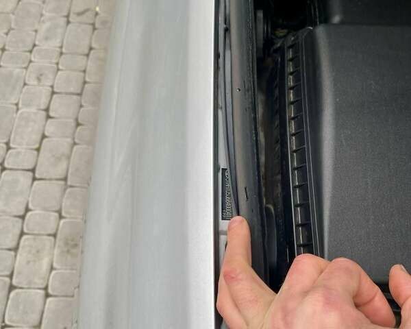 Серый Тойота Ленд Крузер, объемом двигателя 5.66 л и пробегом 275 тыс. км за 16999 $, фото 16 на Automoto.ua