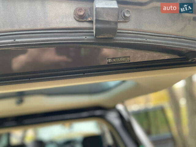 Серый Тойота Ленд Крузер, объемом двигателя 4.7 л и пробегом 352 тыс. км за 21600 $, фото 40 на Automoto.ua