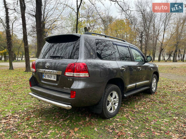 Серый Тойота Ленд Крузер, объемом двигателя 4.7 л и пробегом 352 тыс. км за 21600 $, фото 4 на Automoto.ua