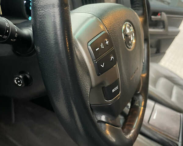 Сірий Тойота Ленд Крузер, об'ємом двигуна 4.7 л та пробігом 139 тис. км за 33500 $, фото 11 на Automoto.ua