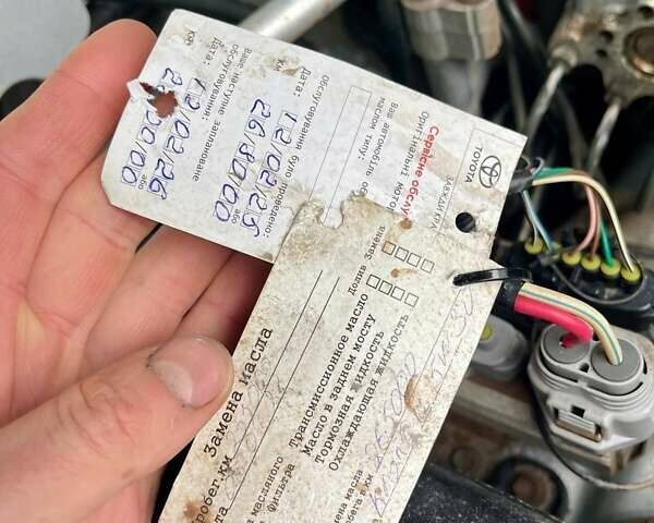 Серый Тойота Ленд Крузер, объемом двигателя 5.66 л и пробегом 275 тыс. км за 16999 $, фото 38 на Automoto.ua