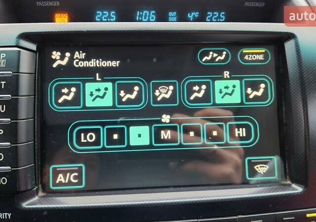 Серый Тойота Ленд Крузер, объемом двигателя 5.66 л и пробегом 275 тыс. км за 16999 $, фото 37 на Automoto.ua