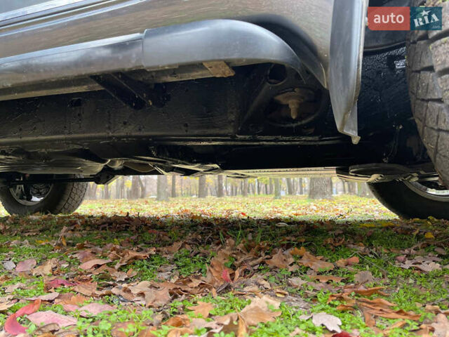 Серый Тойота Ленд Крузер, объемом двигателя 4.7 л и пробегом 352 тыс. км за 21600 $, фото 15 на Automoto.ua