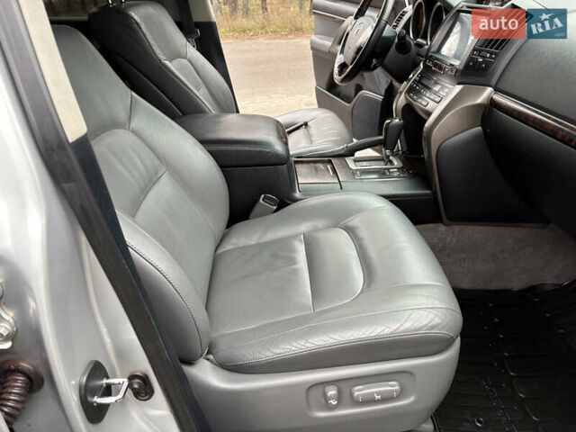 Сірий Тойота Ленд Крузер, об'ємом двигуна 4.7 л та пробігом 240 тис. км за 21800 $, фото 26 на Automoto.ua