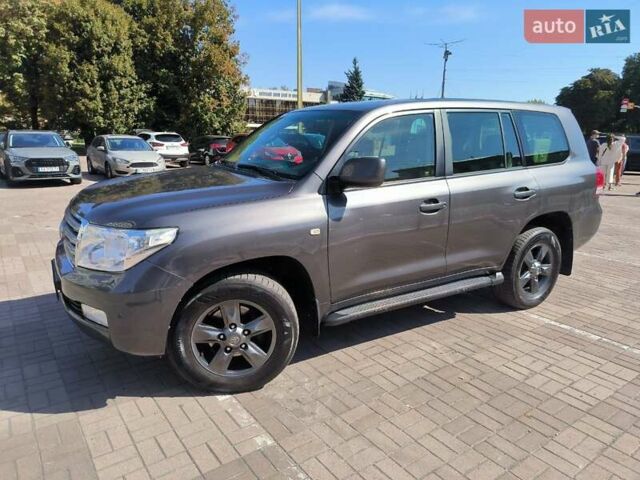 Серый Тойота Ленд Крузер, объемом двигателя 4.7 л и пробегом 199 тыс. км за 25500 $, фото 16 на Automoto.ua