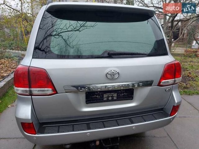 Серый Тойота Ленд Крузер, объемом двигателя 4.46 л и пробегом 199 тыс. км за 29000 $, фото 8 на Automoto.ua