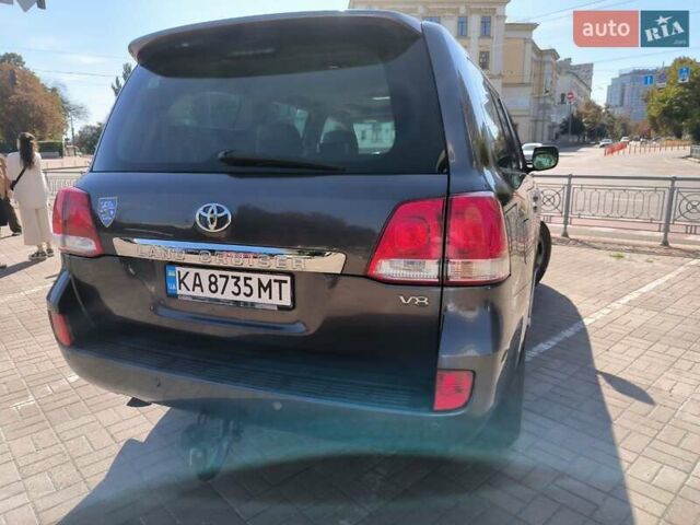 Серый Тойота Ленд Крузер, объемом двигателя 4.7 л и пробегом 199 тыс. км за 25500 $, фото 8 на Automoto.ua