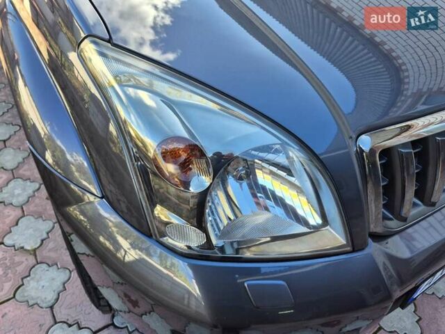 Серый Тойота Ленд Крузер, объемом двигателя 3.96 л и пробегом 139 тыс. км за 19500 $, фото 20 на Automoto.ua